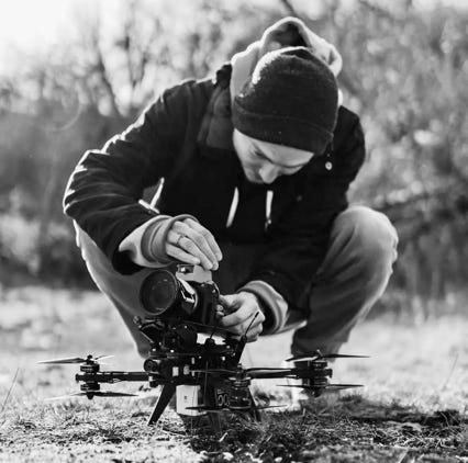 Leon macht den Cinelifter bereit zum Abflug